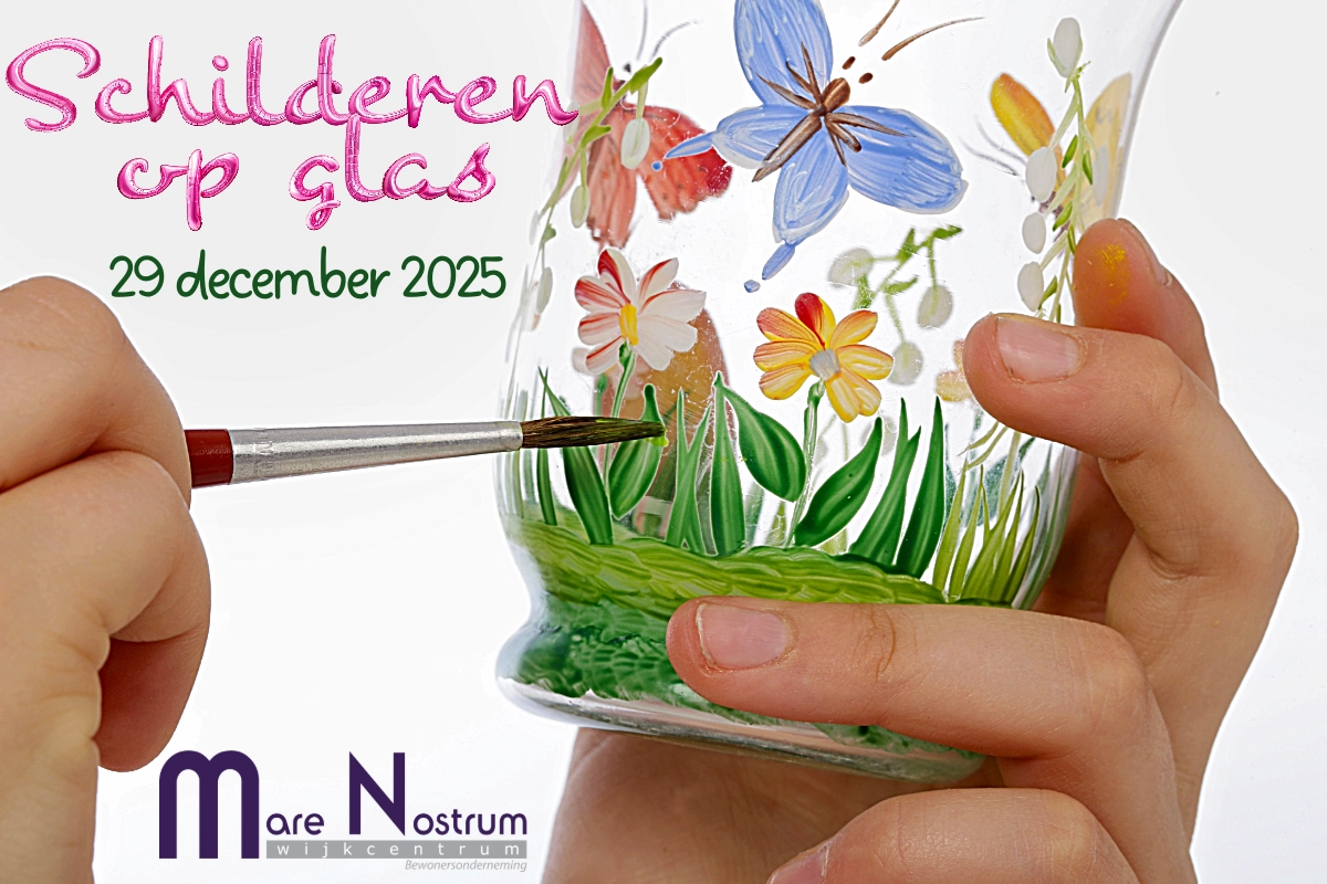 afbeelding handen met in een hand een kwas er wordt een glas beschilderd